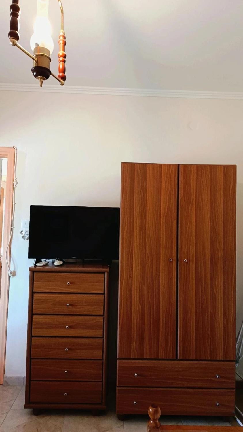 TV and multimedia, Evening entertainment, wardrobe