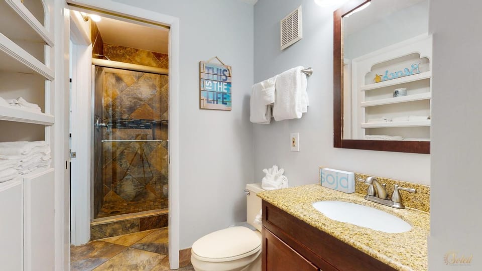 Beachfront - Beach Chairs Included! - FLPCB53 House in Upper Grand Lagoon