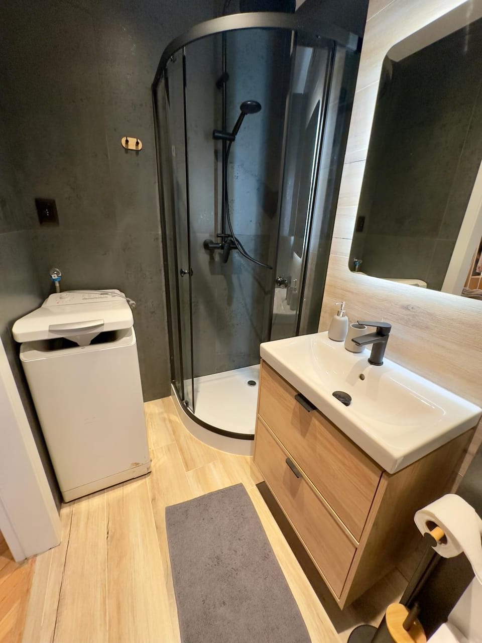 Shower, Bathroom, washing machine, dryer