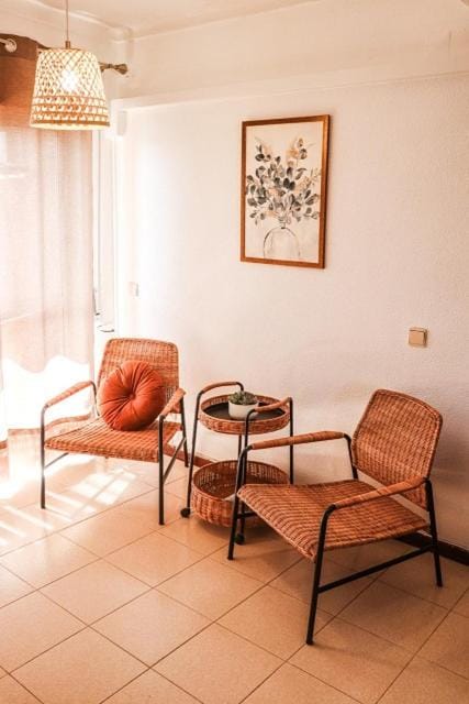 Living room, Area and facilities