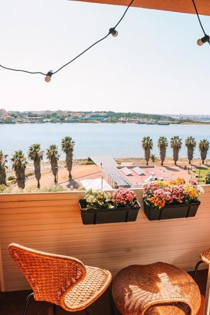 View (from property/room), Balcony/Terrace, Family