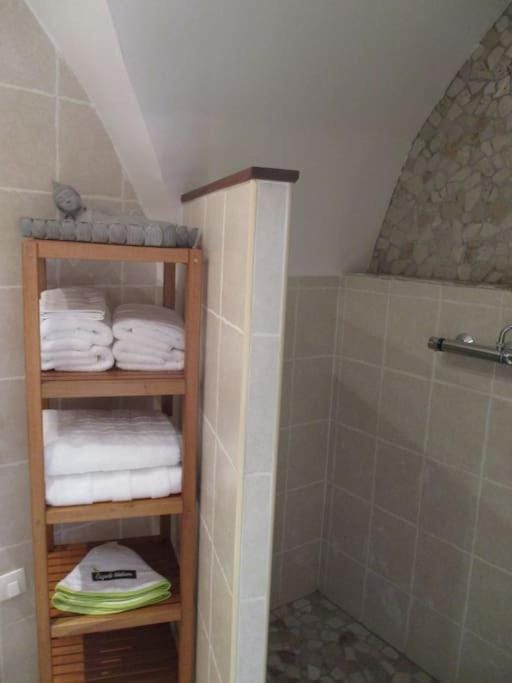 Shower, Bathroom, towels