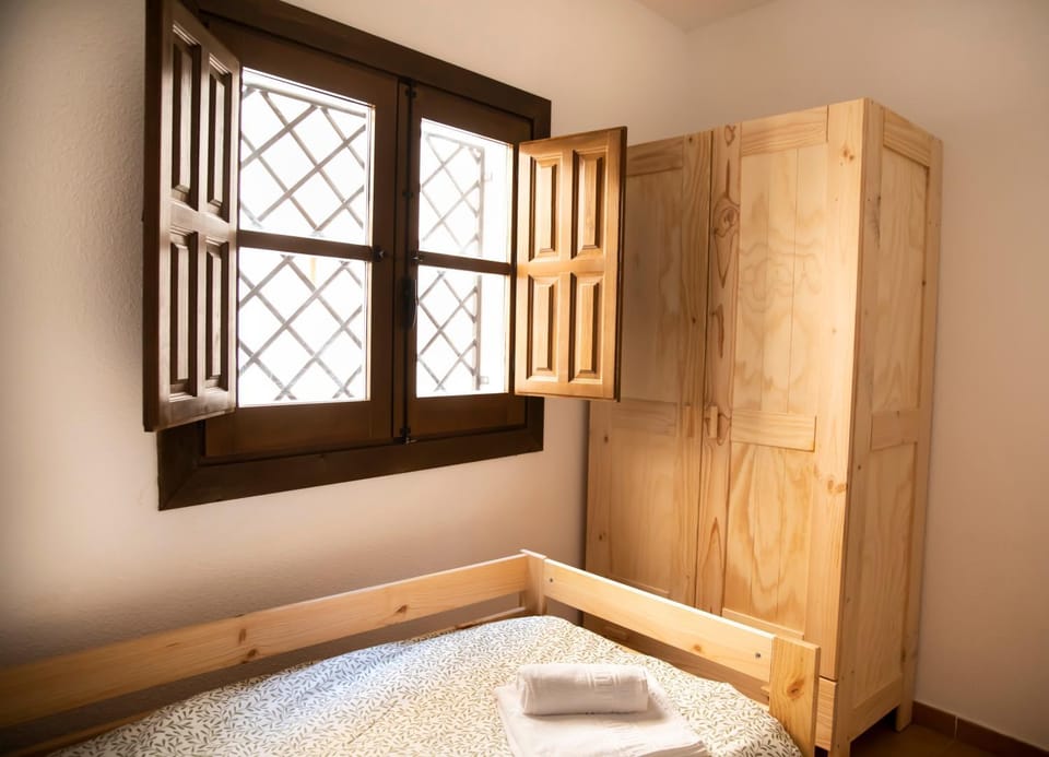 Bedroom, wardrobe