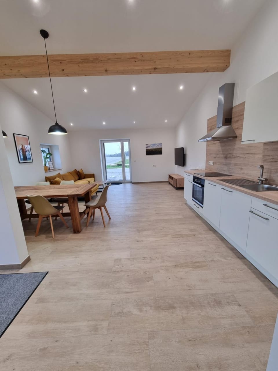 Kitchen or kitchenette, Dining area, minibar, pet friendly, stove