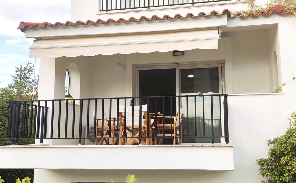 Property building, View (from property/room), Balcony/Terrace