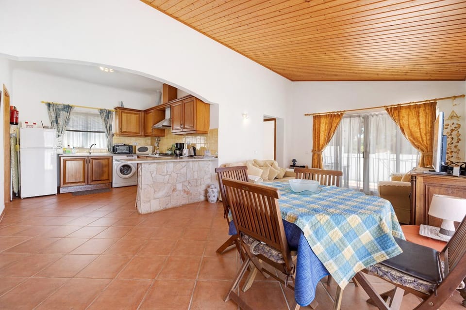 Property building, Kitchen or kitchenette, Living room