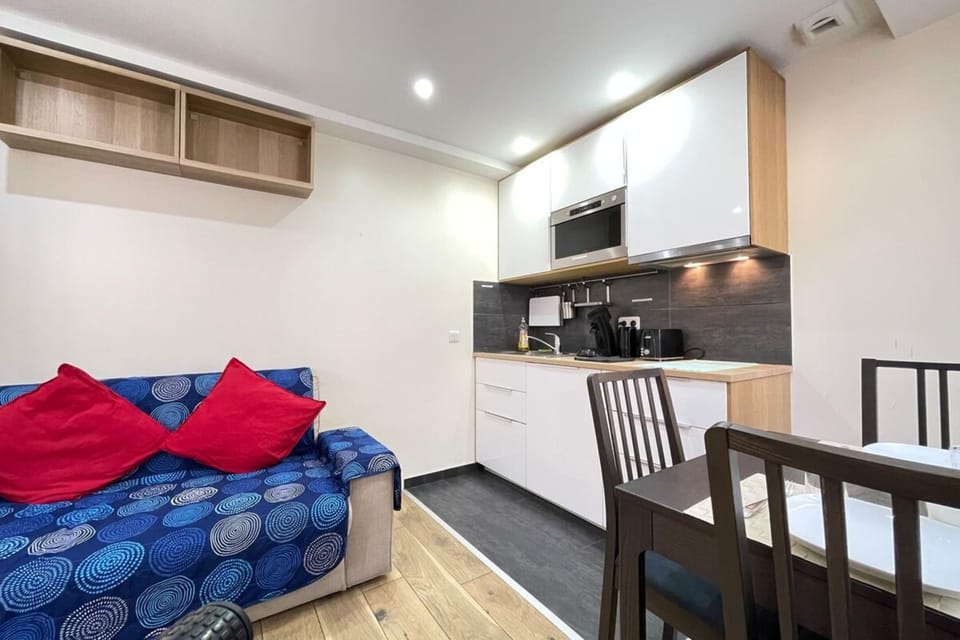 Cosy Appart Jouy N1 RER C 500 m Apartment in Île-de-France