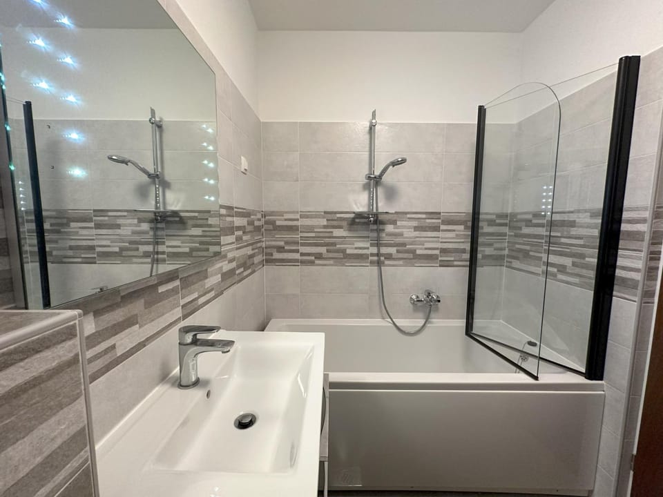 Shower, Bathroom, Bath