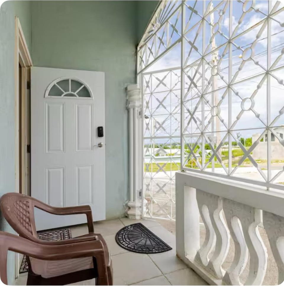 CrearyStays House in St. Ann Parish