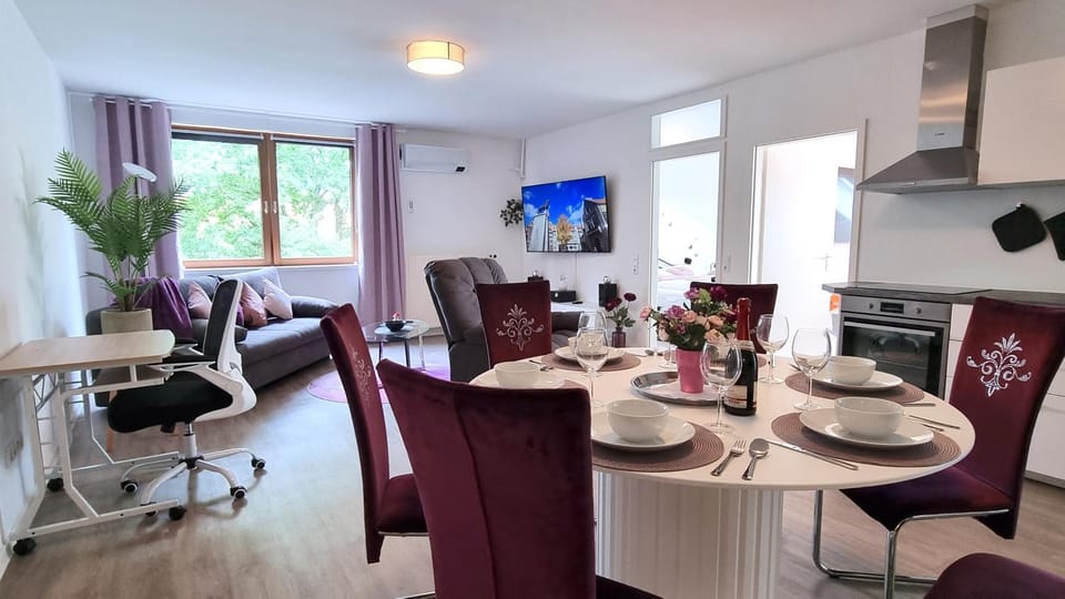 Business facilities, Seating area, Dining area