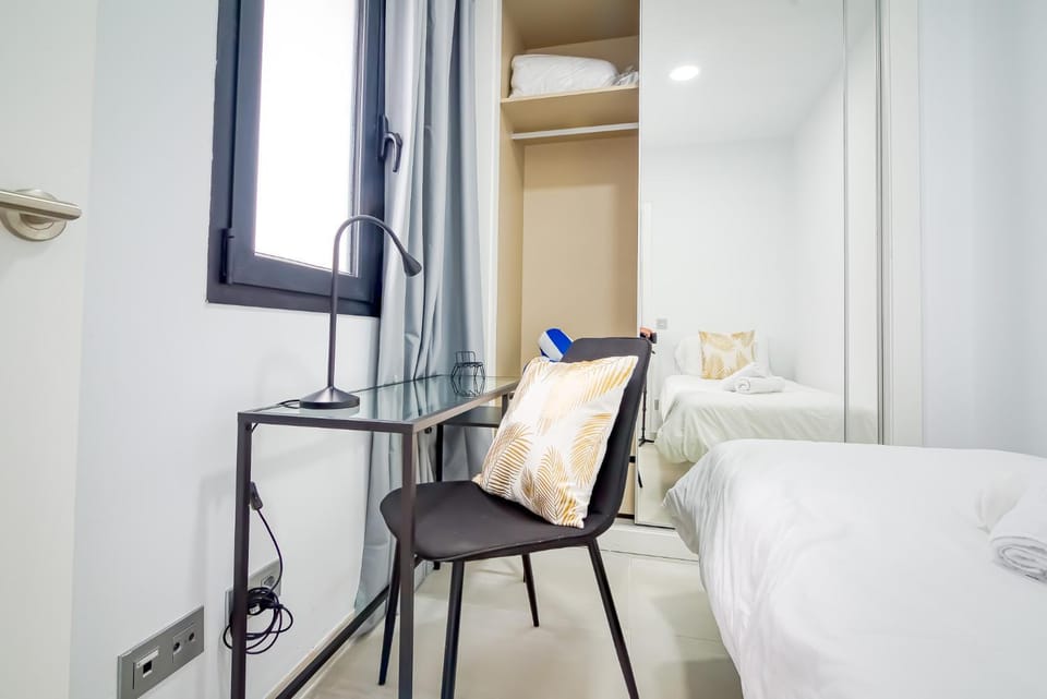 Bed, Photo of the whole room, Bedroom, towels, wardrobe