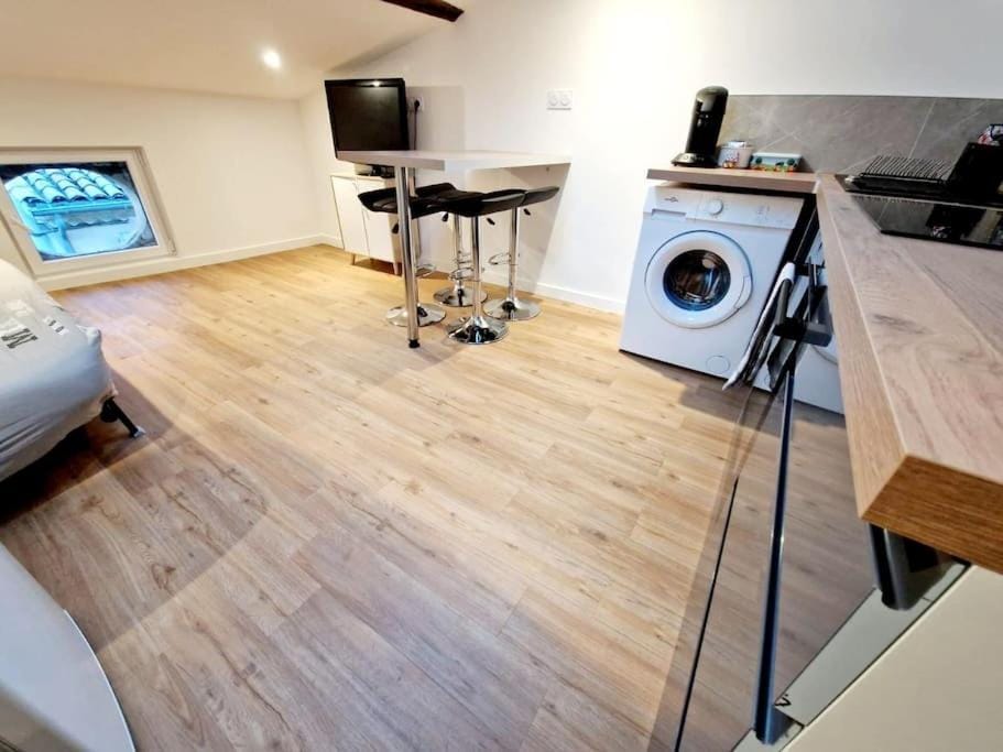 Appart douillet hypercentre neuf climatisé Apartment in Valence