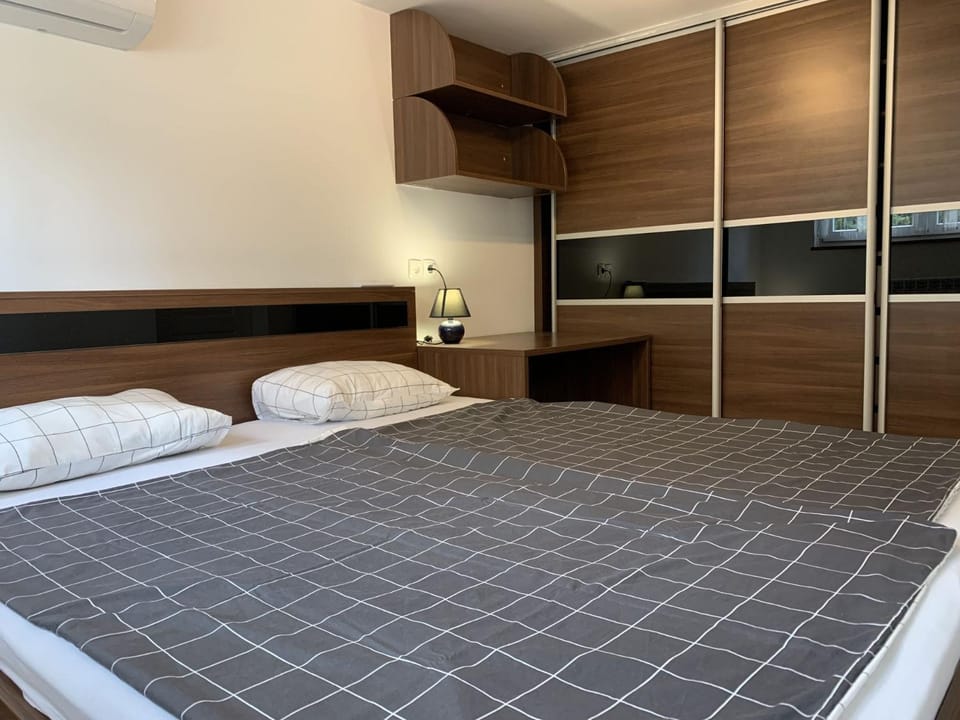 Bed, Photo of the whole room, Bedroom, wardrobe