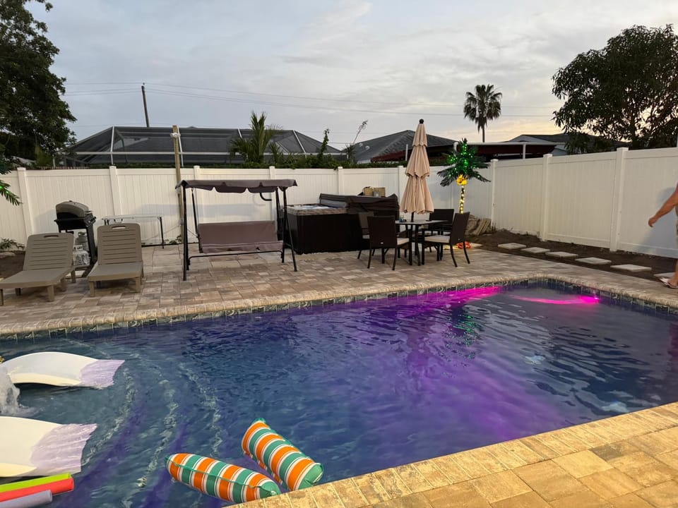 Patio, Pool view, Swimming pool, sunbed