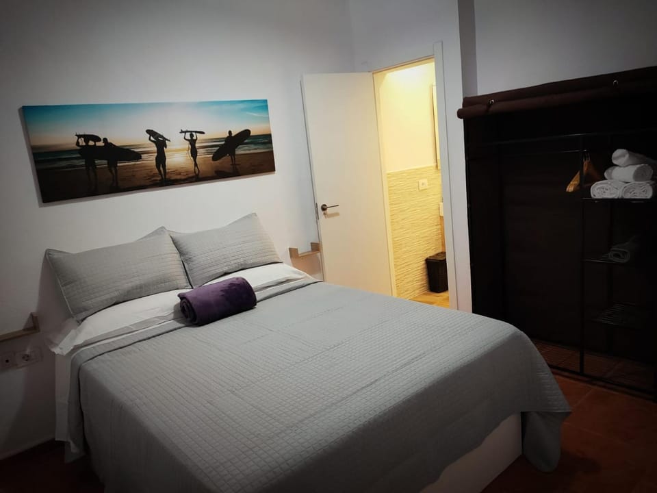 Bed, Photo of the whole room, Bedroom, wardrobe