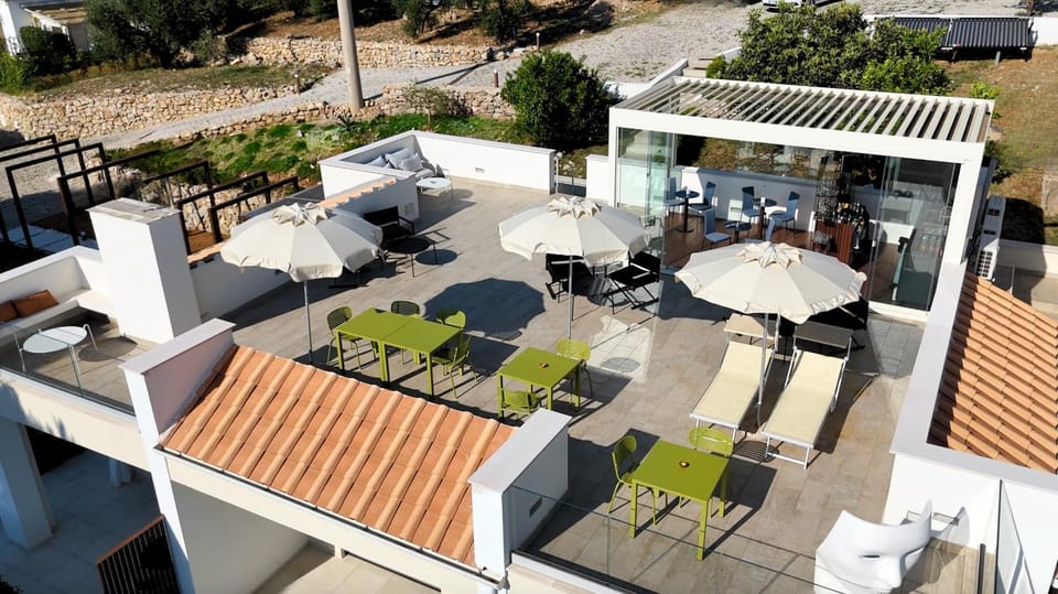 Balcony/Terrace, Lounge or bar, Drinks, Alcoholic drinks, Non alcoholic drinks