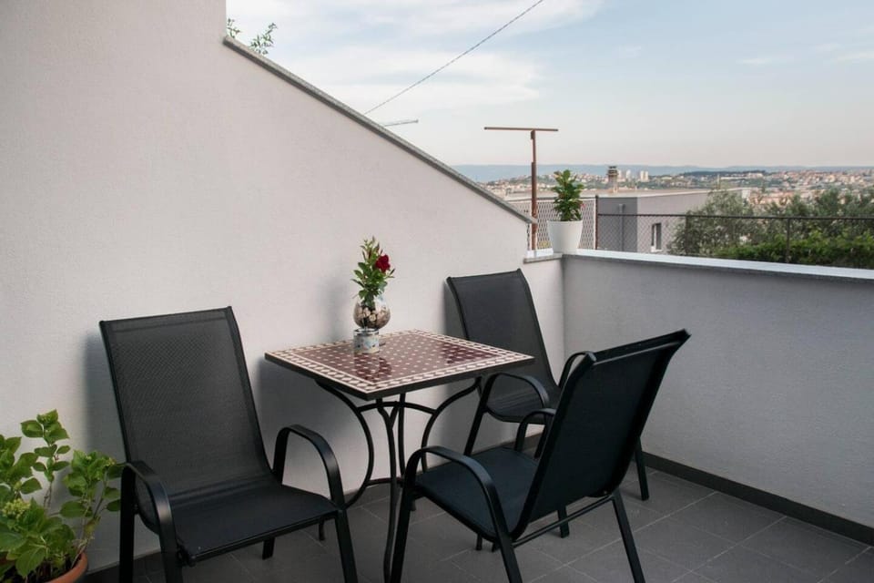 Apartment Bruna-Balcony & Free Parking near Split Apartment in Šibenik-Knin County, Croatia
