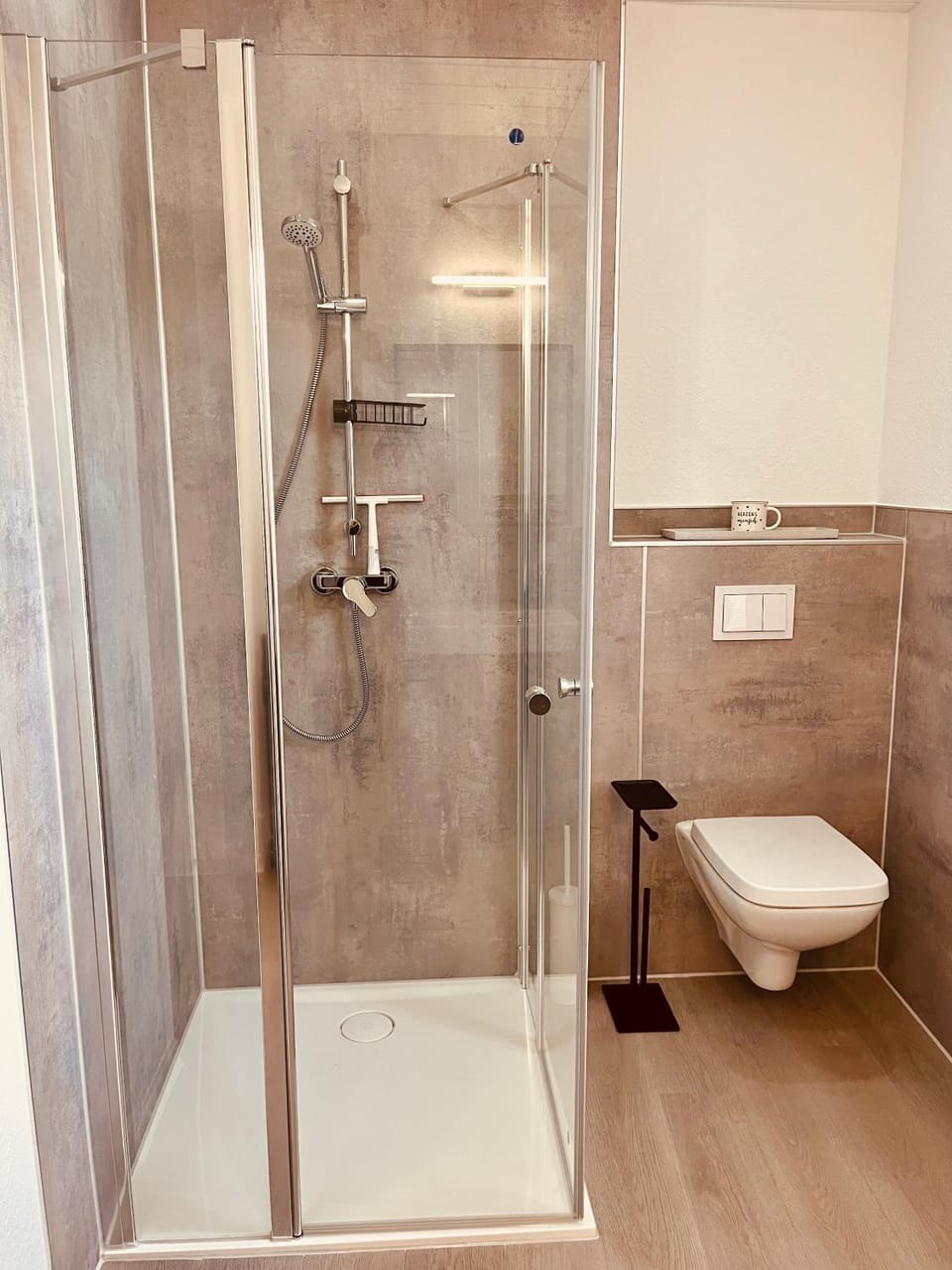 Shower, Toilet, Bathroom, towels