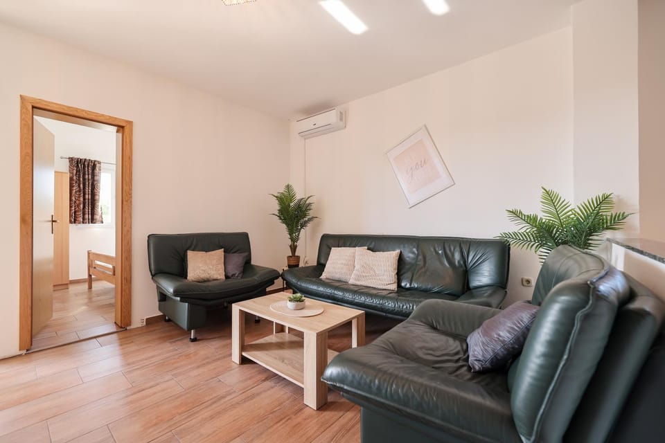 Apartments Miky Apartment in Zadar County