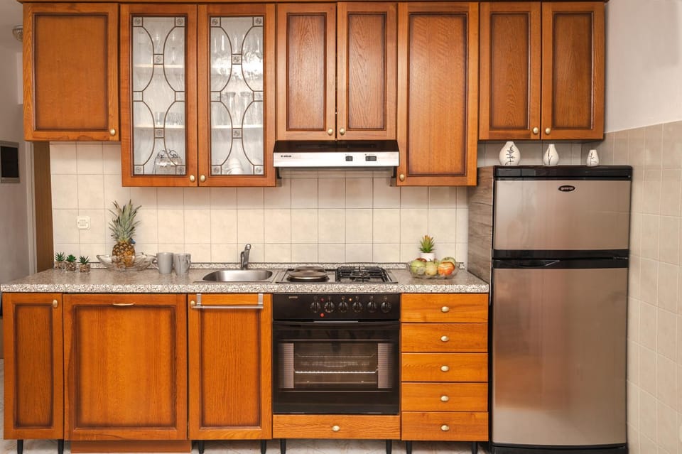 Kitchen or kitchenette, dishwasher, pet friendly, stove