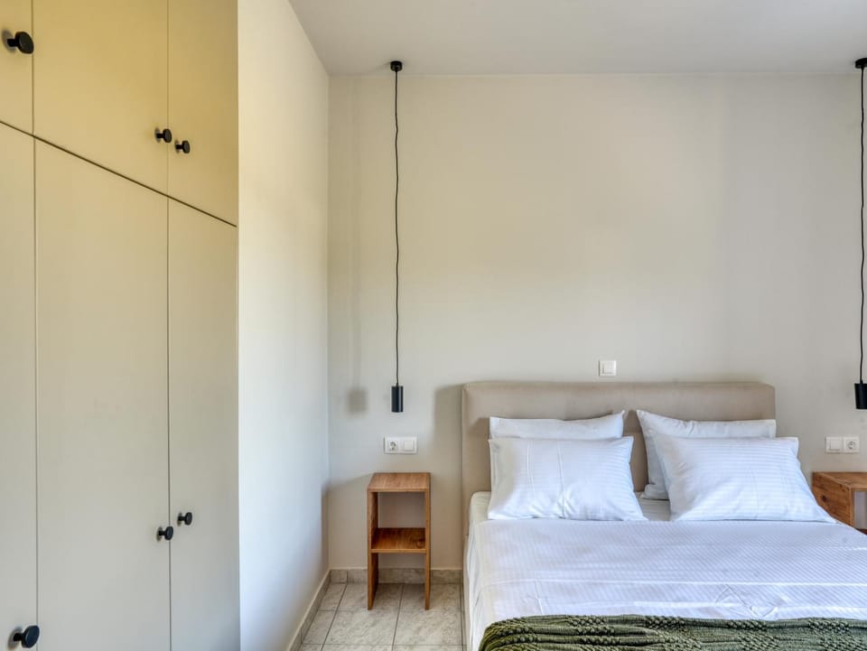 Bedroom, wardrobe