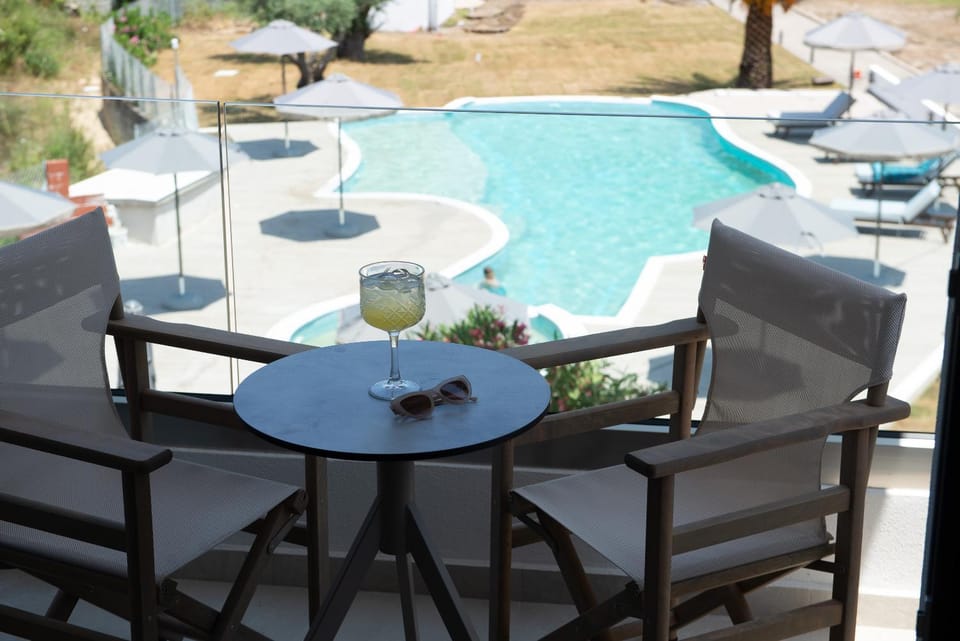 Balcony/Terrace, Pool view