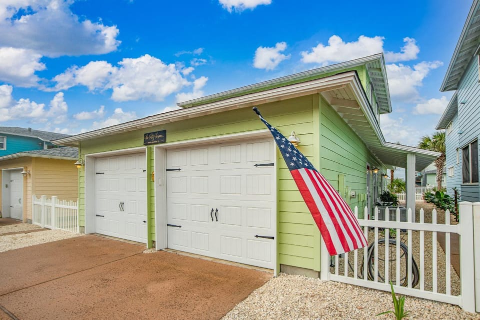 The RITZ Tarpon- VW 83 House in Port Aransas