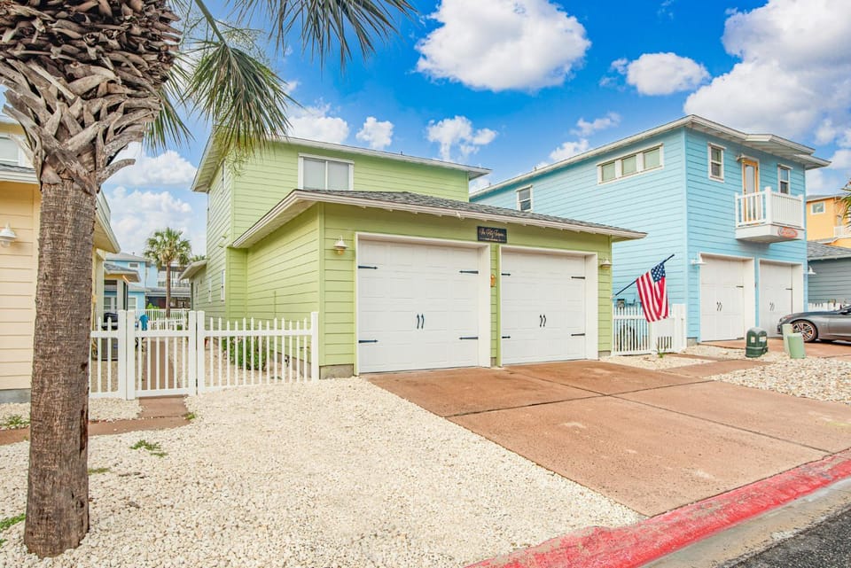 The RITZ Tarpon- VW 83 House in Port Aransas