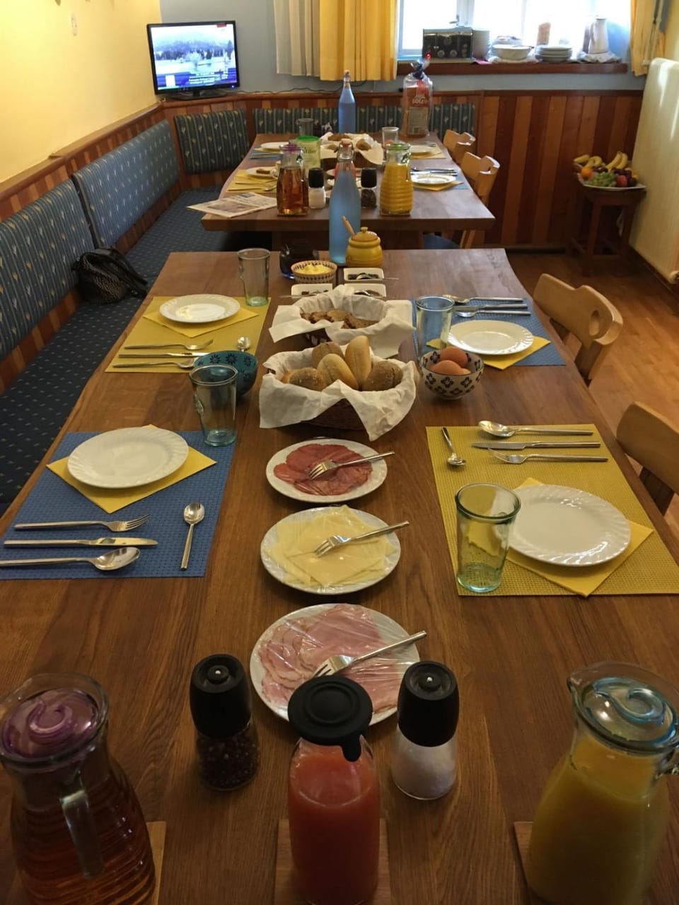 Continental breakfast, Buffet breakfast