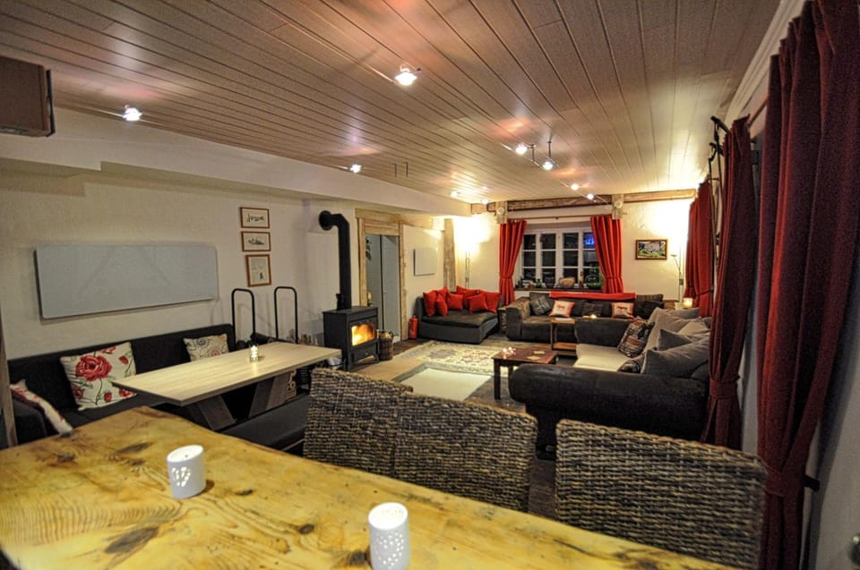 Communal lounge/ TV room