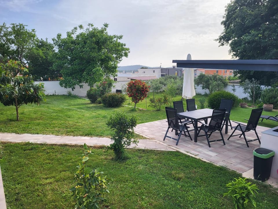 Garden, Balcony/Terrace