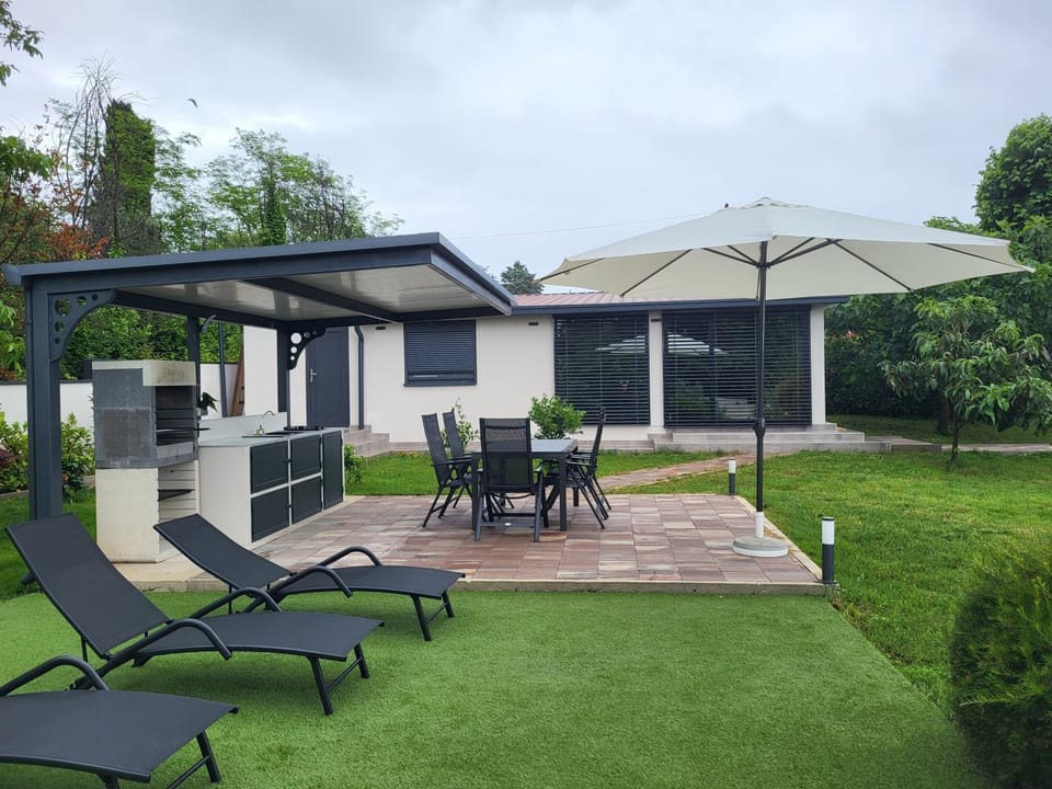 Garden, Balcony/Terrace