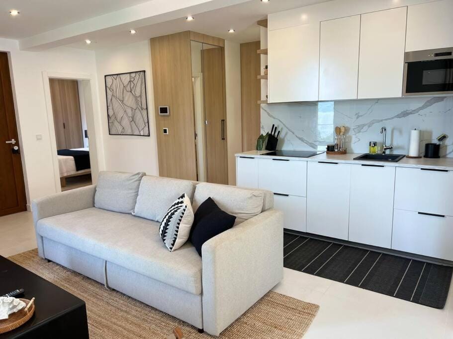 Kitchen or kitchenette, Living room, Seating area