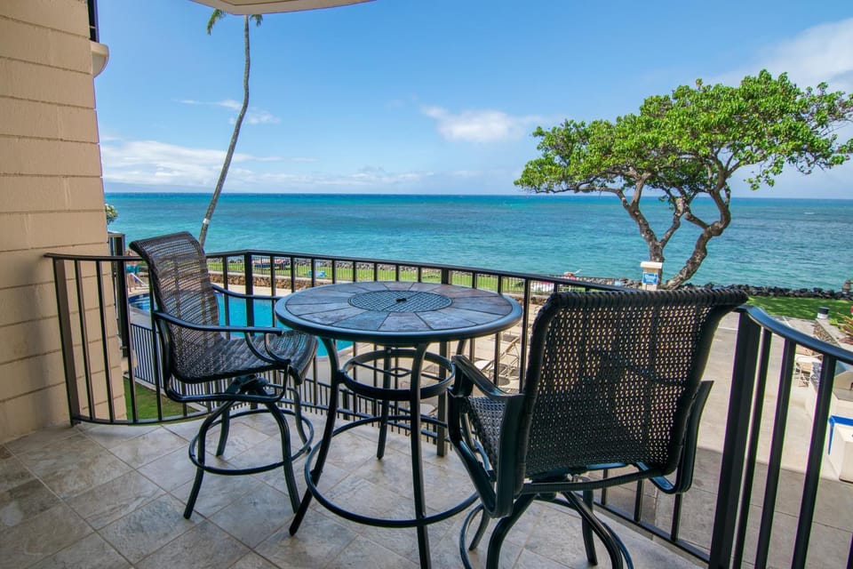 Kahana Reef 208 Apartment in Kahana