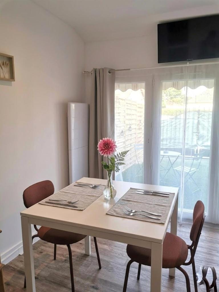 Petit cocon avec terrasse privée à Saint Barthélémy Apartment in Pays de la Loire