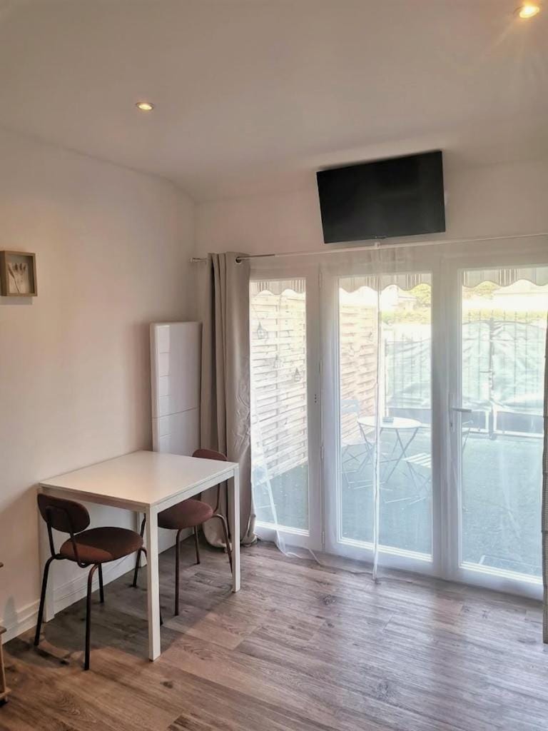 Petit cocon avec terrasse privée à Saint Barthélémy Apartment in Pays de la Loire