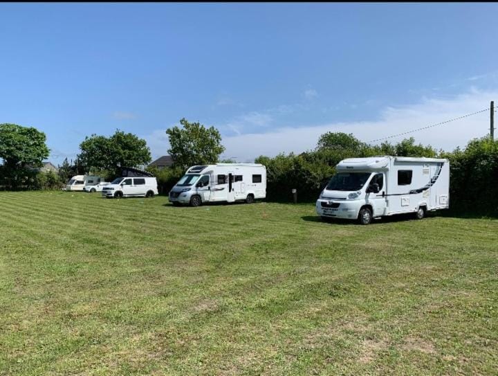 Pen y Buarth Pod - Caravan Site Campground/ 
RV Resort in Wales