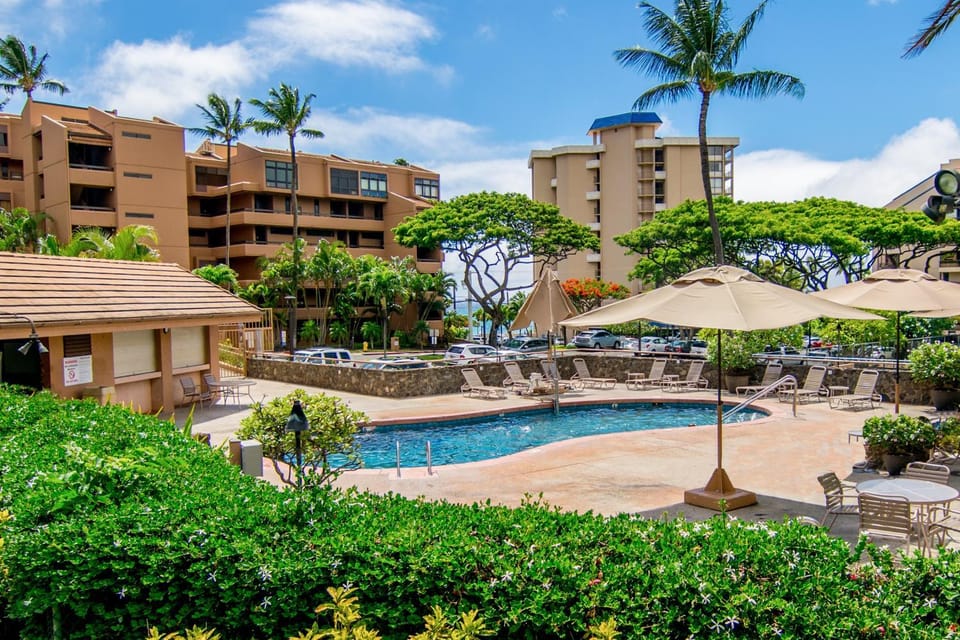 Kahana Villa E409 Apartment in Napili-Honokowai