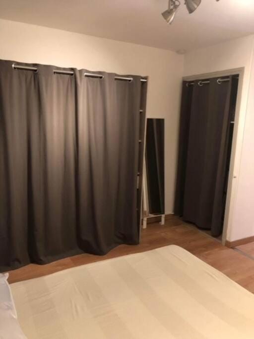 Appartement rénové RDC terrasse 200m plage Apartment in Port-la-Nouvelle