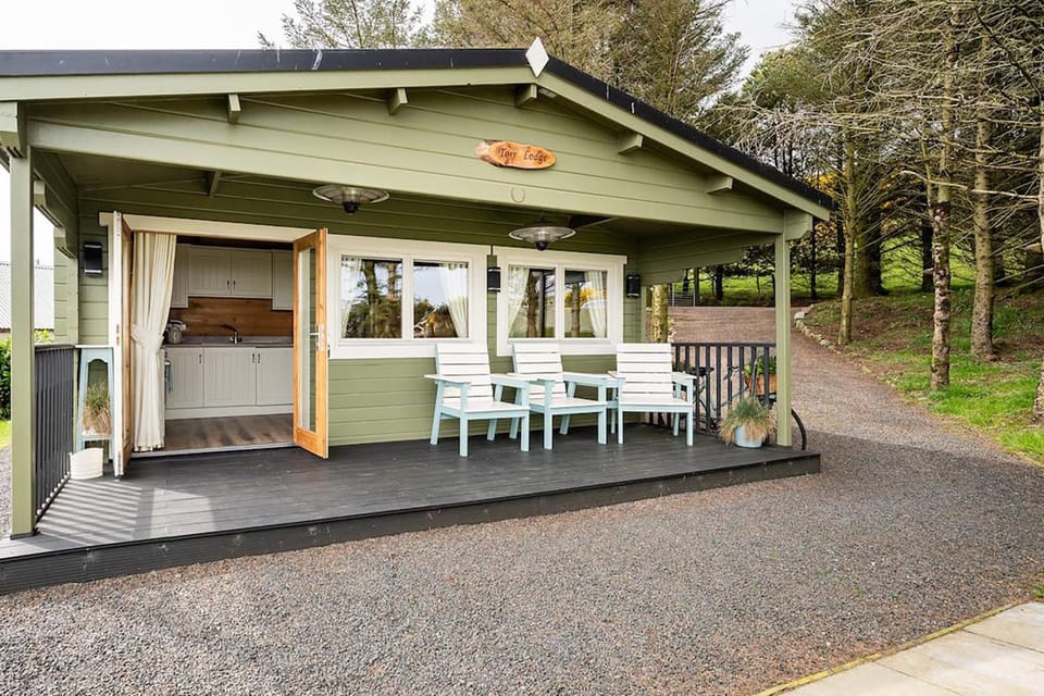 Torr Lodge- luxury log cabin with private hot tub! Cabin in Northern Ireland