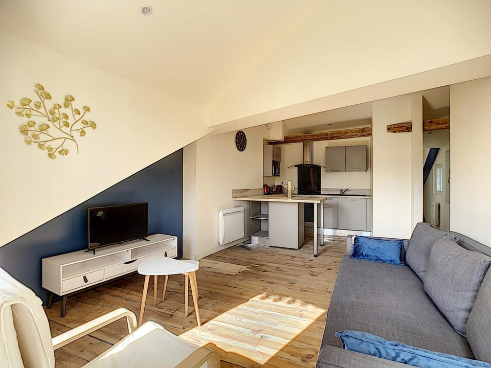 Communal lounge/ TV room, Kitchen or kitchenette