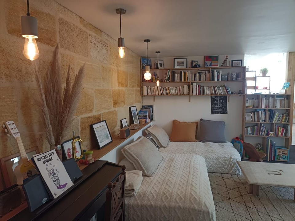 Library, Living room