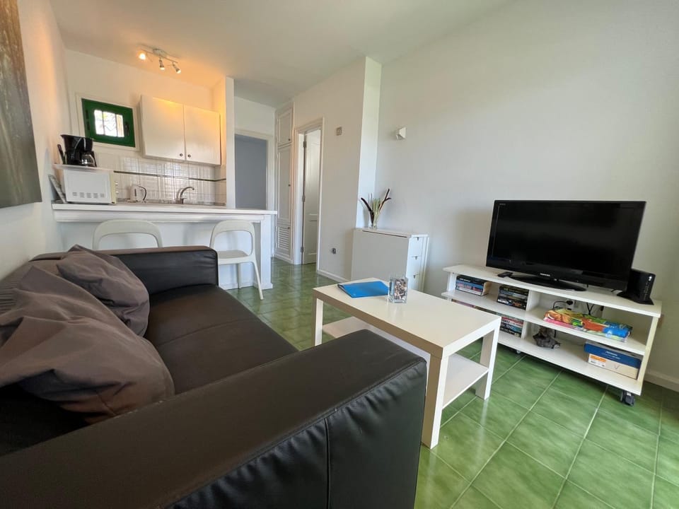 TV and multimedia, Kitchen or kitchenette, Living room, Dining area