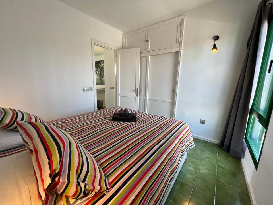 Bed, Bedroom, towels, wardrobe