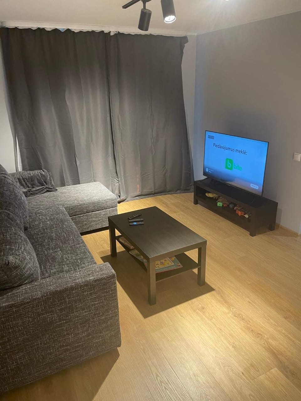 Communal lounge/ TV room, TV and multimedia, Living room, Seating area, Evening entertainment