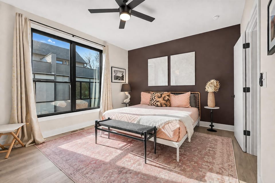 Rooftop King Beds Near Light Rail & LoSo House in Charlotte