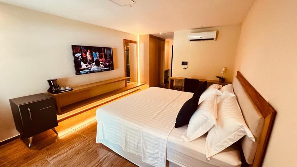 Photo of the whole room, Bedroom, air conditioner
