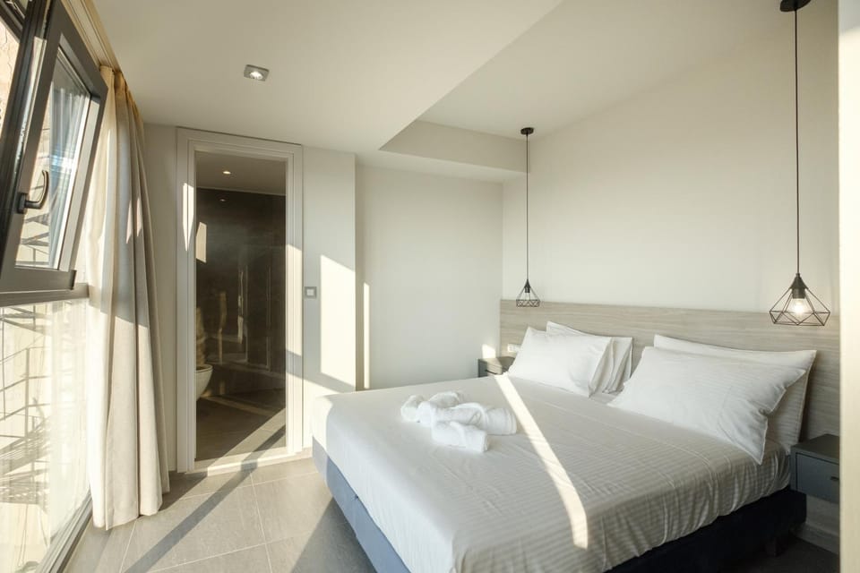 Sky-High Central Penthouse w. Stunning Views - 01 Apartment in Chania