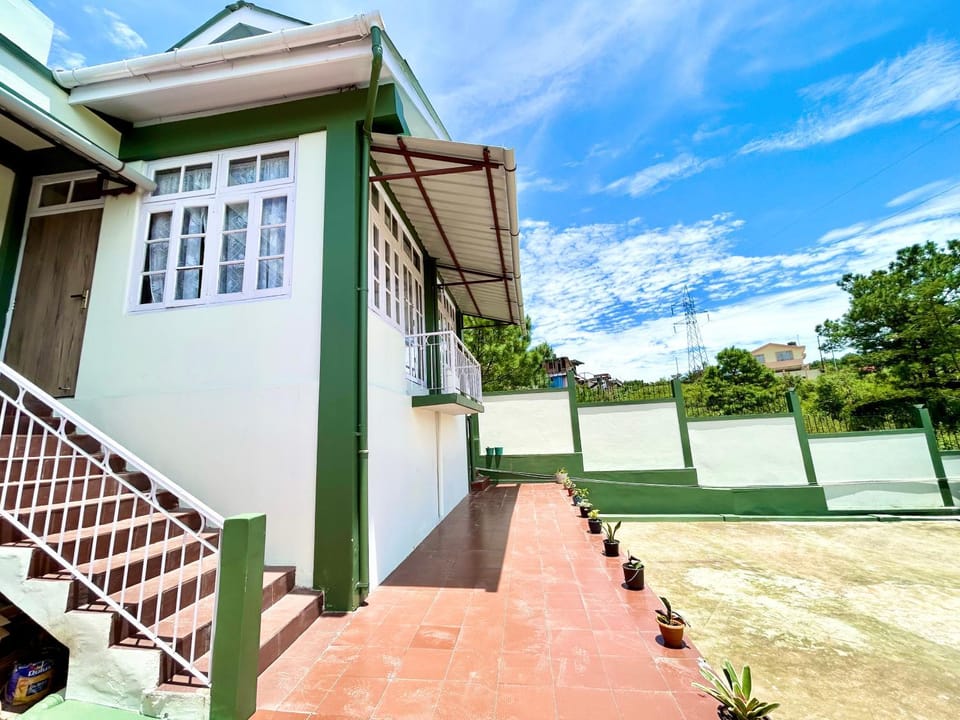Property building, View (from property/room), Balcony/Terrace