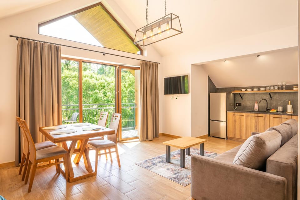 TV and multimedia, Kitchen or kitchenette, Living room, Dining area